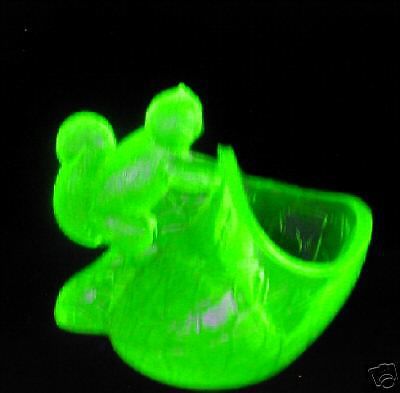 VASELINE URANIUM GLASS OPEN SALT SQUIRREL ON A LOG              (( ID156658))