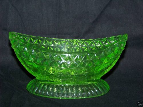 VASELINE URANIUM GLASS OPEN MASTER BOAT SALT  TABLEWARE  ((id195857 ))