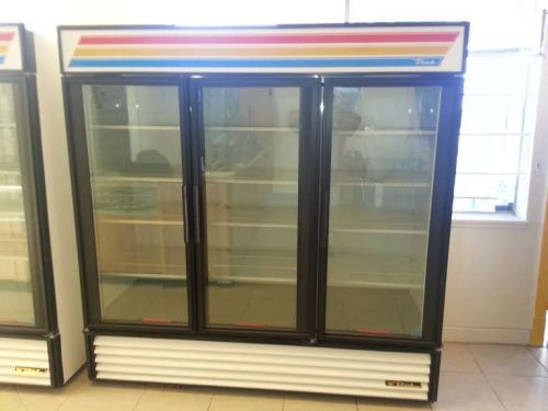 True Refrigerator Merchandikser 12 Shelf, White GDM-72-RC-LD