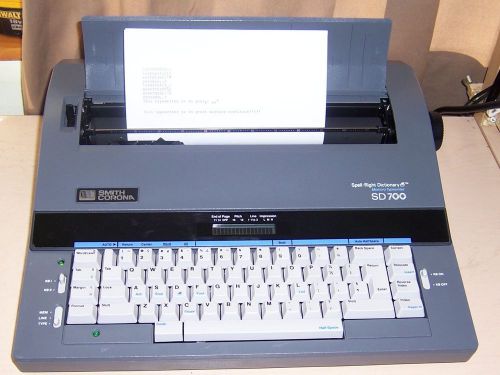 Smith Corona Spell Right Dictionary SD700 Memory Electric Typewriter With Cover