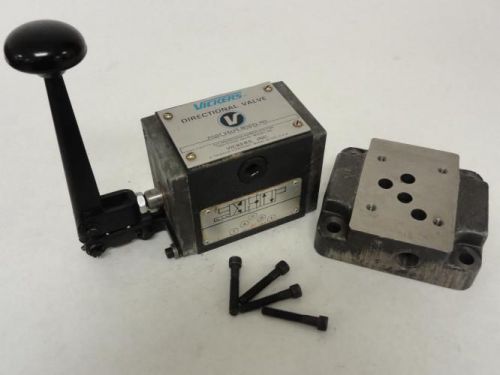 92011 Used, Vickers 318070 DG17S4 016N 50 Directional Valve