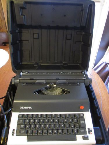 Olympia Portable Electric E-R12 Typwriter &amp; Case CE-R12