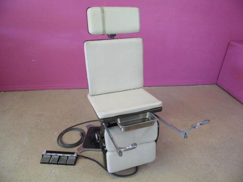 Midmark Ritter 75 F Hydraulic Power Exam Chair Table w/ Footswitch &amp; Stirrups