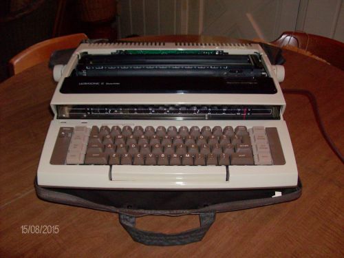 Smith Corona Ultrasonic II electronic portable typewriter with cover