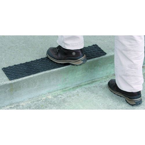 17in x 4in self-adhesive rubber safety mat with tread surface 3 or more discount for sale