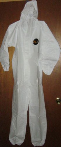 4 White Tyvek Disposable Coveralls with Hood Front Zip Size M (NEW)