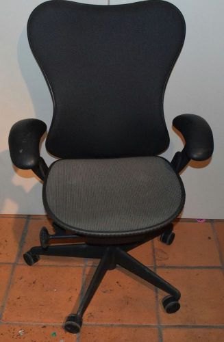 HERMAN MILLER MIRRA ADJUSTABLE CHAIR BLACK BACK (Y5)