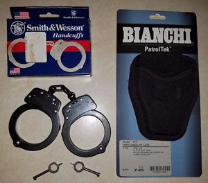 Smith &amp; Wesson Blue Finish Handcuffs Model 100-1 NIB w/ Bianchi Case