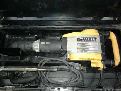 Dewalt D25901K High Performance 14 AMP SDS Max Demolition Hammer with Shocks