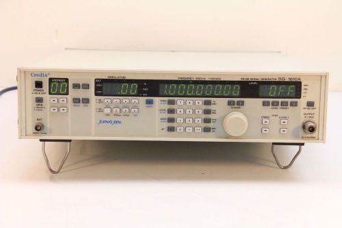 JUNG JIN SG-1610A FM-AM SIGNAL GENERATOR SN:320108106