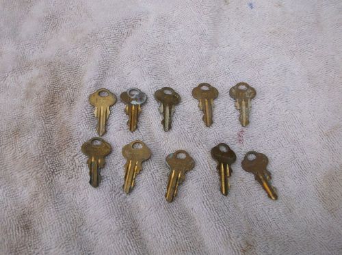 10 VENDING MACHINE KEYS #1757