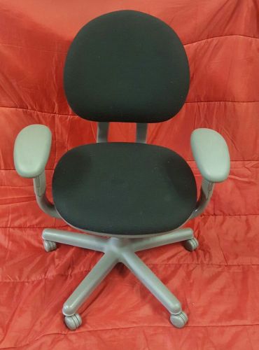 Steelcase Adjustable Ergonomic Chair - Office/School 4535330W
