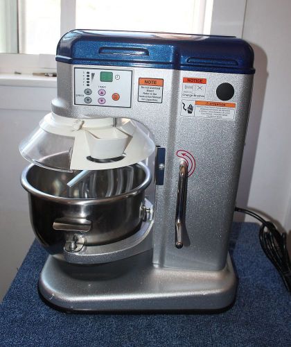 Vollrath 40755 7 Qt. Commercial Countertop Dough Mixer with Guard + Extras!!