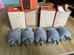 2 pole 3 wire grdg turnlok plug 30 a 125v Old Store Stocked Unused Lot Of 5