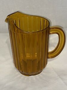 SuperMel Vintage P-2064 Triple Spout Plastic Pitcher 60 oz. Cap Amber Diner Tea