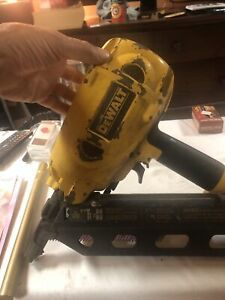 DeWalt Clipped Head Framing Nailer D51822 31-34 Degree