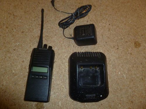 Working Kenowood TK-380 Ver 2.0 450-490 MHz UHF Two Way Radio w Charger