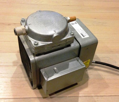 Gast doa-p707-fb compressor/vacuum pump,1/3 hp,50/60 hz - &lt; 50h running time!!! for sale