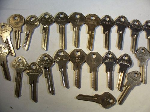 23 -1930  DODGE ,CHRYSLER     NOS  BY YALE AND DPCD    KEY BLANK