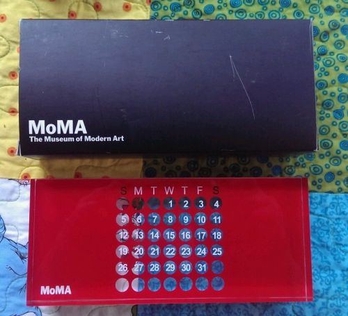 NIB NYC MOMA red glass desk calendar, office or home, unique paperweight