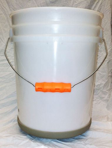 Bucket wobbler + snappy grip handle classifier gold pan for sale
