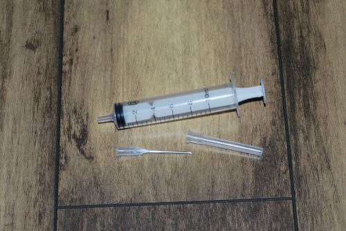 plastic syringe 10ml with sharp needle for refilling printer cartridges
