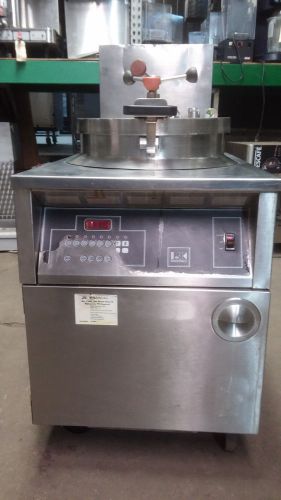 Bk industries fkm-fc 75 lbs electric pressure fryer w/basket and filtration for sale