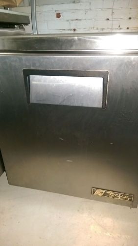 True TUC27 6.5 cu. ft. Compact Refrigerator