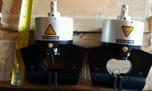 (2) INSTRON TENSILE TESTER GRIPS/CLAMPS/JAWS 200lbs 2712-015