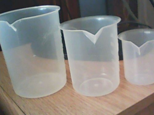 3 plastic lab kitchen beakers with pour spout, sizes 500 ml, 250 ml, 100 ml for sale