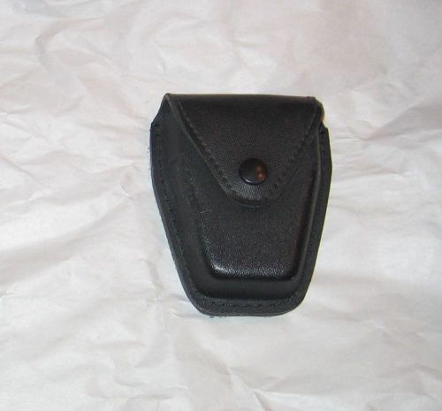 Safariland Model 190H Handcuff Case Holder Holster with Black Snap 4799
