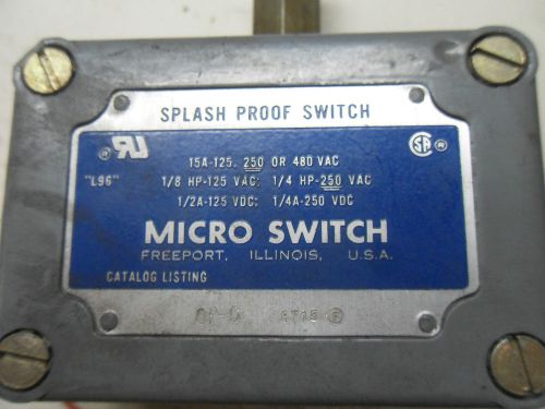 (T2-3) 1 MICROSWITCH OP-Q ENCLOSED BASIC SWITCH