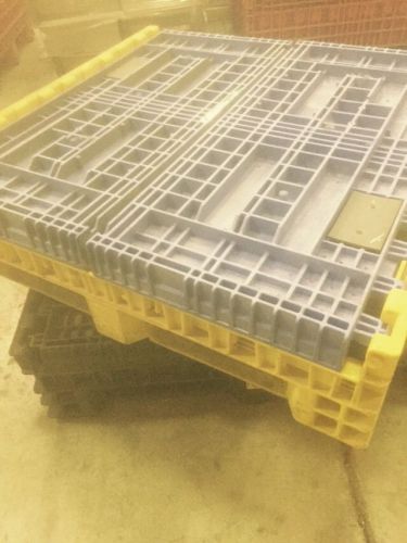 Pallet Box Collapsible Plastic Container 2000# Cap Trade Show Roofing Produce