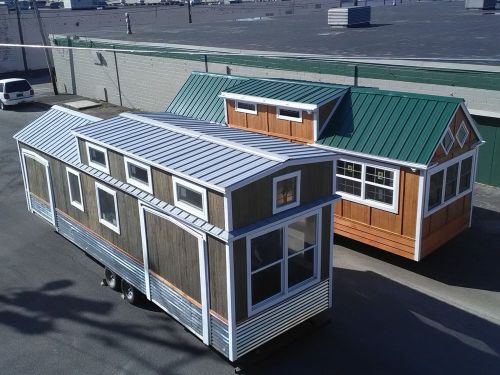 Cabin Tiny House / Cottage Home on Wheels Park Model 2 Bedroom