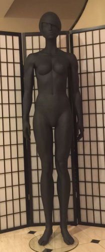 Fiberglass Matt Black Female Mannequin Full Body Retail Fashion Clothes Display