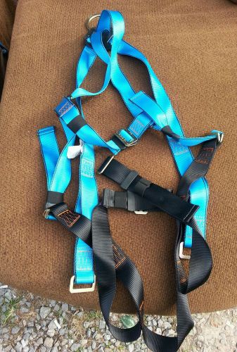 TRACTEL A032 SAFETY HARNESS Quick connect chest and leg sz.OS one size