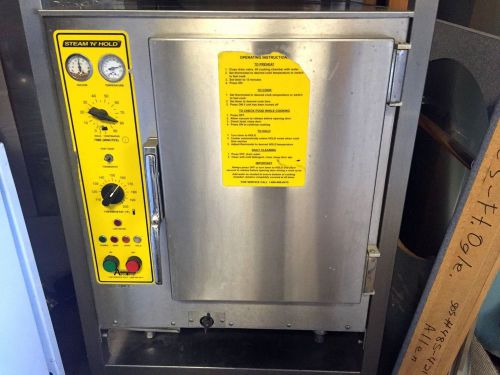Used AccuTemp Steam &#039;N&#039; Hold Steamer Convection Oven model 240D12-300