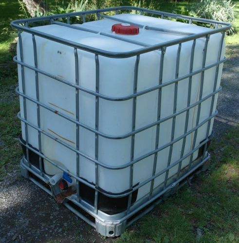 Schutz 275 Gallon Water Liquid Storage Tank Reinforced Metal Cage Pallet