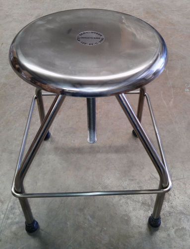 New Serv-Queen Swivel Stool 18&#034; to 25&#034; Height Adjustable