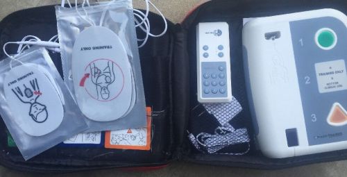 WNL Practi trainer AED trainer Small and easy to use  CPR trainers love this AED