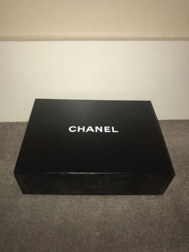 Chanel Wallet Box
