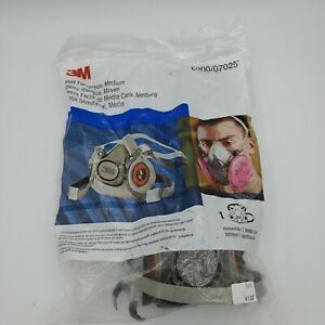 3M 6200 Half Face Respirator  BRAND NEW SIZE Medium Free Shipping