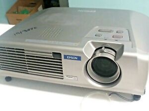 Epson EMP-54 PowerLite 54C 3 LCD 500:1 Projector 2000 Lumens w/ Carry Case