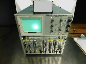 Tektronix 7904A Oscilloscope with Plug-ins