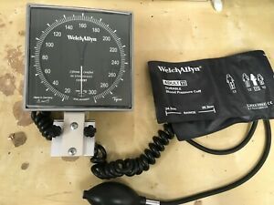 Welch Allyn Wall Mount Sphygmomanometer Blood Pressure adult 11 Cuff  # CE0297