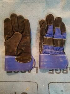 Welding Gloves, Heavy Duty, Size Medium