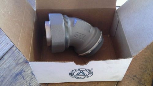 APPLETON ST-45200L 2&#034; 45 Deg Connector CONDUIT with Ground Lug  *NEW IN A BOX*