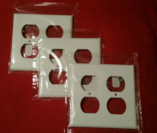 LOT OF 3 :  COOPER WIRING SERVICE 4 RECEPTACLE WHITE OUTLET PLATE COVER 5150W