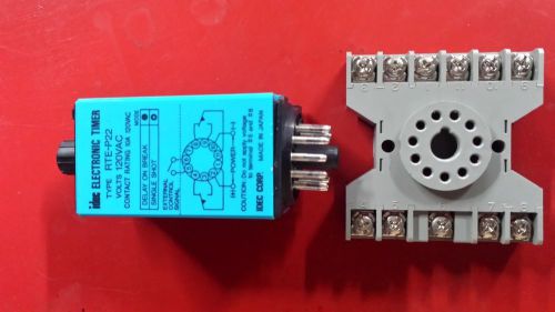 Idec RTE-P22  Electronic Timer 120VAC with SR3P-06 10A 300V Relay Socket Base