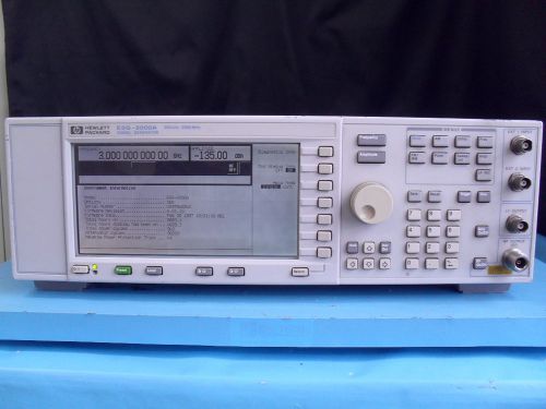 HP ESG-3000A w/opt.1E5 - Signal Generator